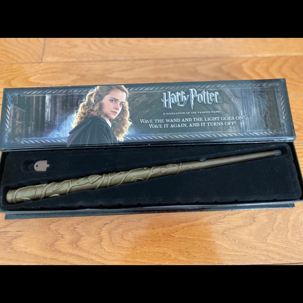 Hermoine Grangers wand with illuminating tip